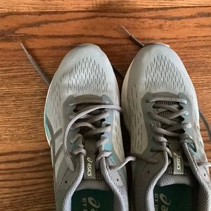 Gray women’s sneakers